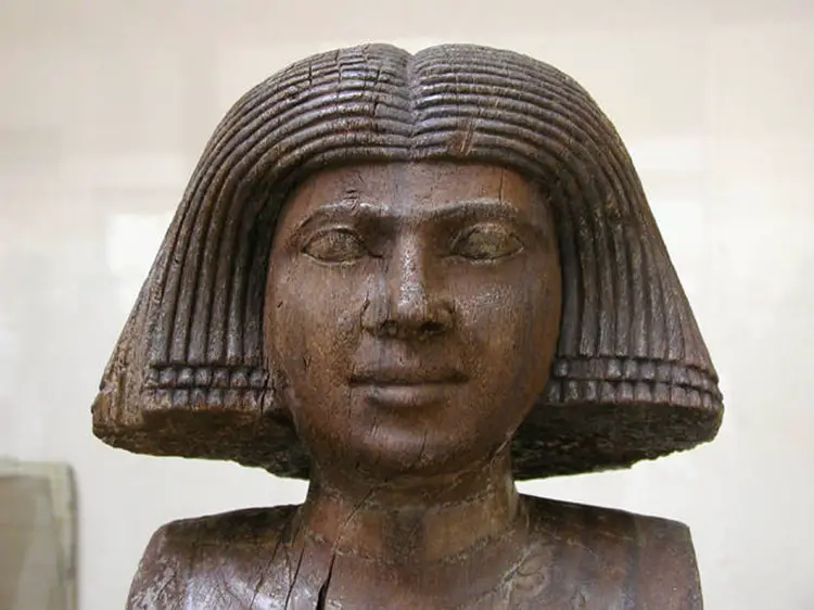 wife of kaaper statue